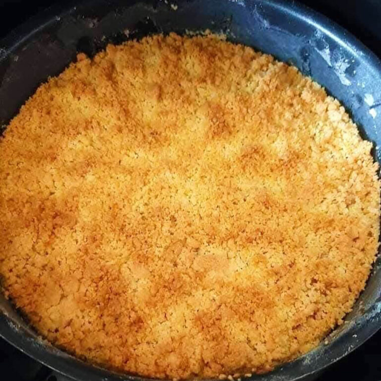 Air Fryer Crumble Cake