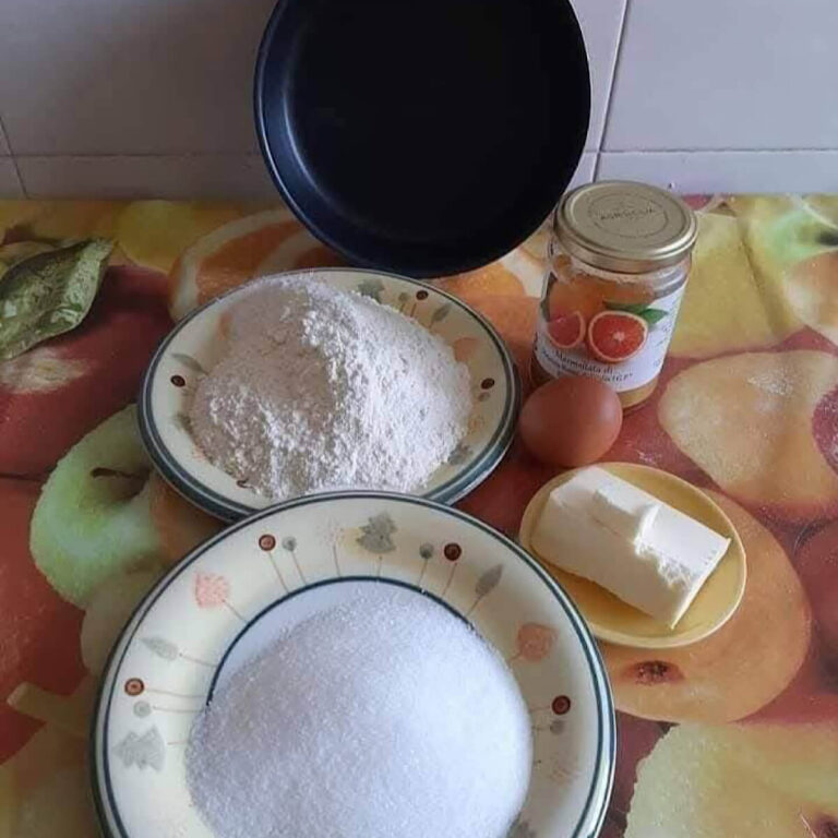 Air Fryer Crumble Cake